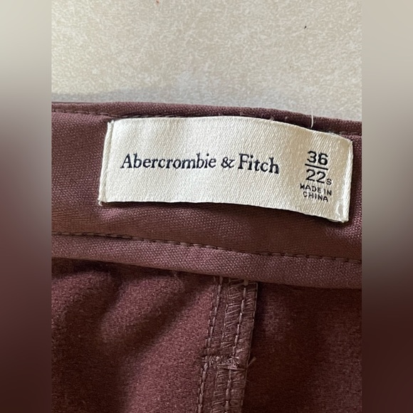 Abercrombie & Fitch Curve Love Criss-Cross Waist
Vegan Leather 90s Straight 22 - Picture 7 of 13